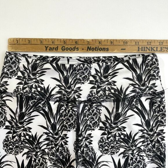 NEW EVCR Evolution Creation 7/8 Leggings Medium Black White Pineapple Print - Picture 8 of 11